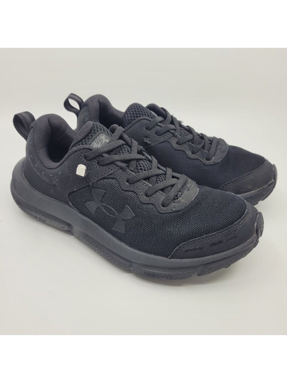 Under Armour Boys Size 5 Sneakers CHARGED Athletic Shoes Stretch Lace Up Black